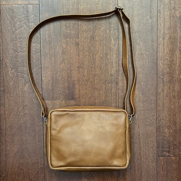 Artisan Mola and Leather Crossbody Bag with Multicolor Pattern - Picture 8 of 12